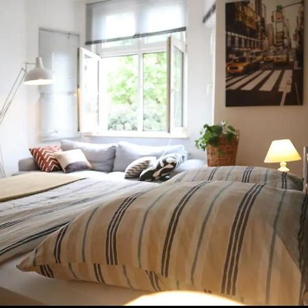 Cozy , Warm And Welcoming Room In The Heart Of Nuernberg Buitenkant foto
